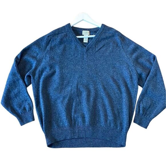 L.L. Bean 100% Lambswool grey vneck sweater large - Picture 1 of 8